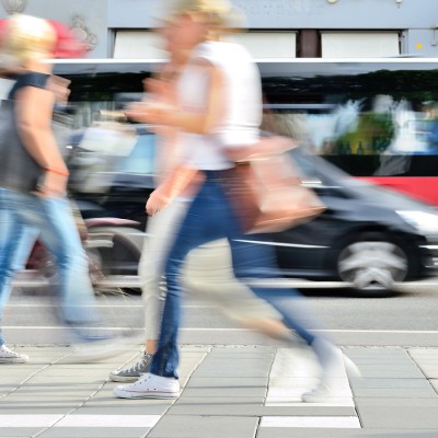shutterstock 153331895 city blur buss low v2